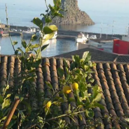 Lägenhet Trezza Sea View Aci Castello
